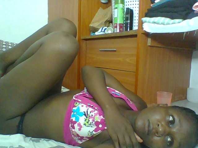 Chocolateskin4 live cam on BongaCams