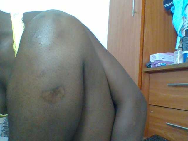 Chocolateskin4 live cam on BongaCams