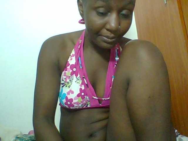 Chocolateskin4 live cam on BongaCams