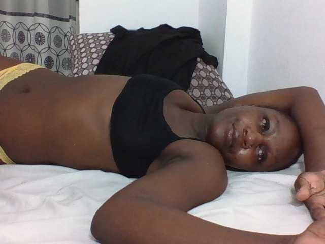Chocolateskin4 live cam on BongaCams