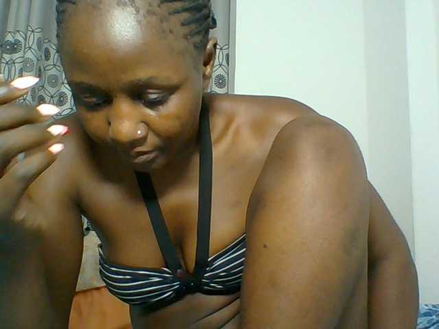 Chocolateskin4 live cam on BongaCams