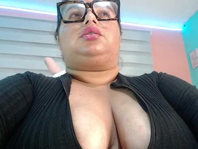 lexxy-bbw live webcam show