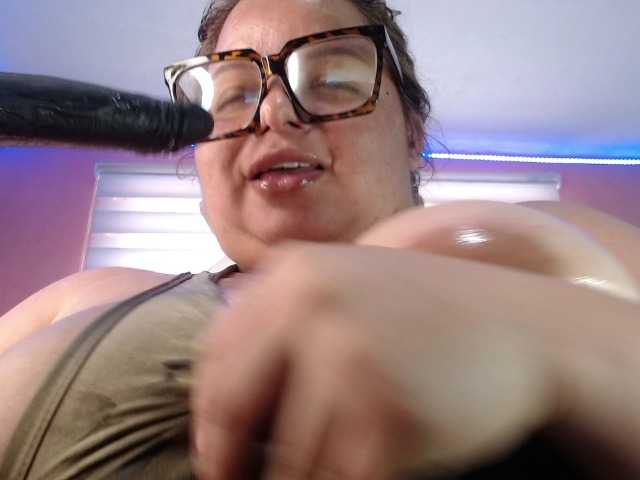 lexxy-bbw live cam on BongaCams