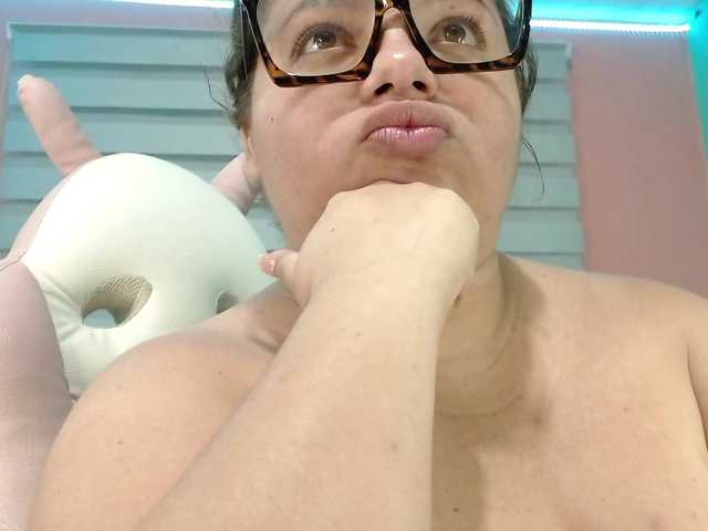 lexxy-bbw live cam on BongaCams