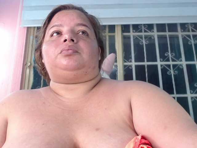 lexxy-bbw live cam on UnifiedCams