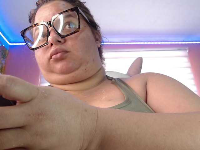 lexxy-bbw live cam on UnifiedCams