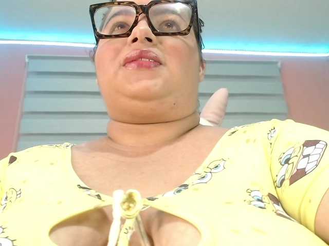 lexxy-bbw live cam on BongaCams
