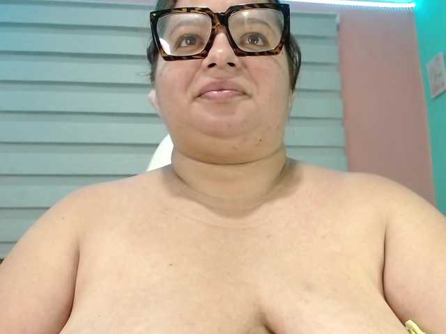 lexxy-bbw live cam on BongaCams