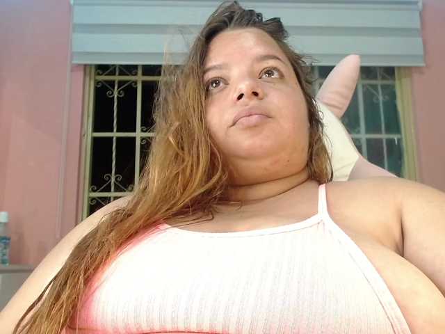 lexxy-bbw live cam on BongaCams