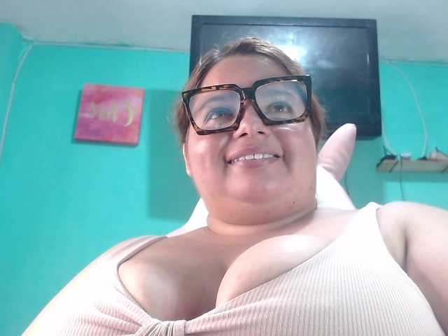 lexxy-bbw live cam on BongaCams