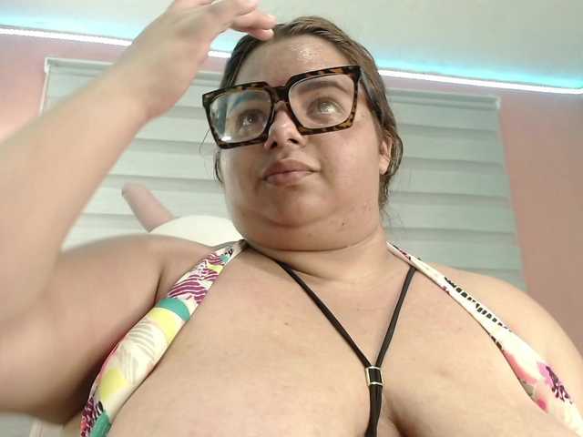 lexxy-bbw live cam on BongaCams