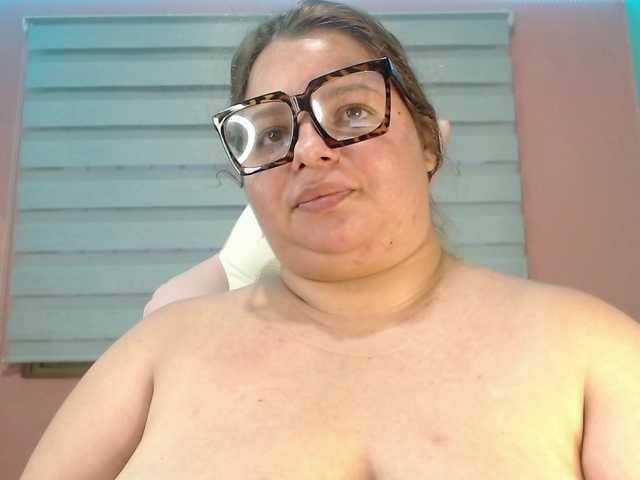 lexxy-bbw live cam on BongaCams