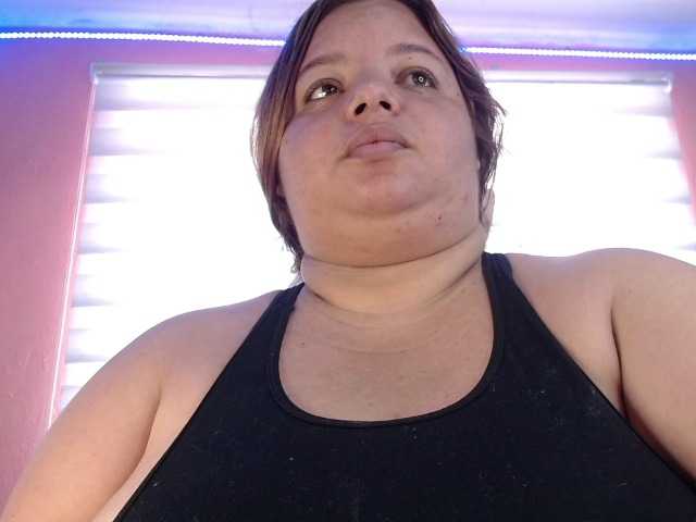 lexxy-bbw live cam on UnifiedCams