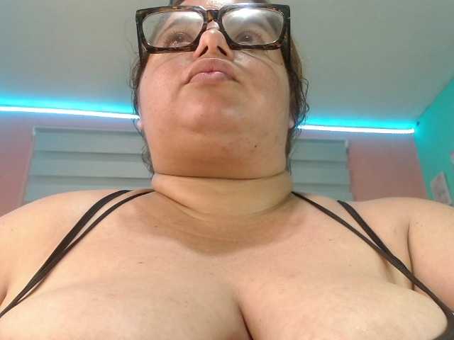 lexxy-bbw live cam on BongaCams