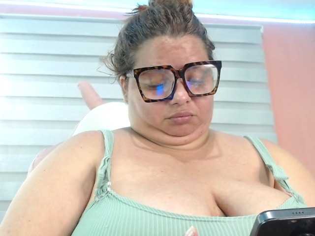 lexxy-bbw live webcam show