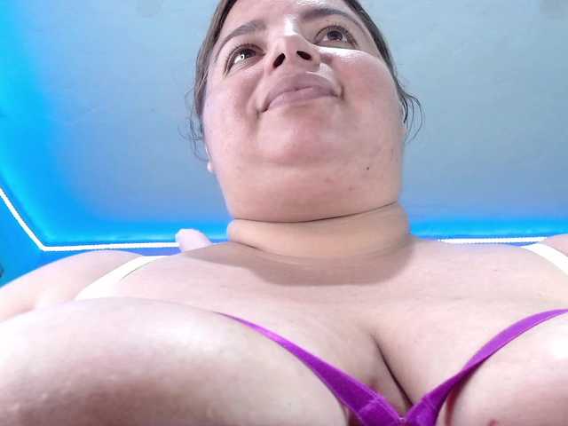 lexxy-bbw live cam on BongaCams
