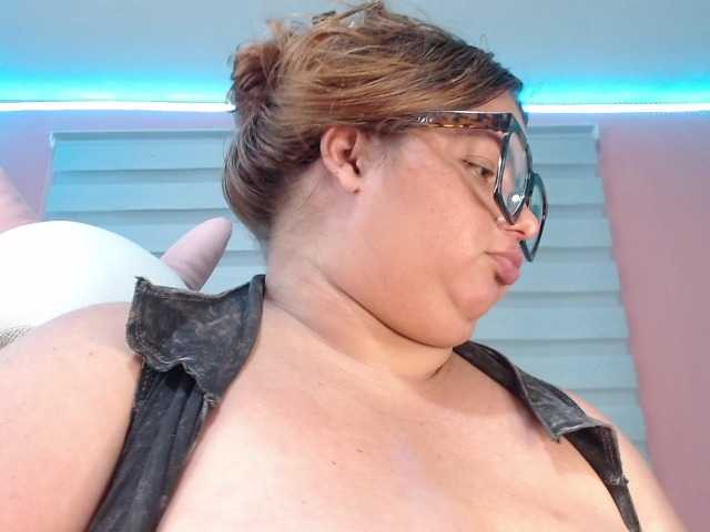 lexxy-bbw live cam on BongaCams