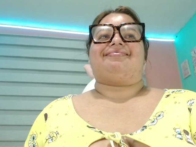 lexxy-bbw live cam on BongaCams