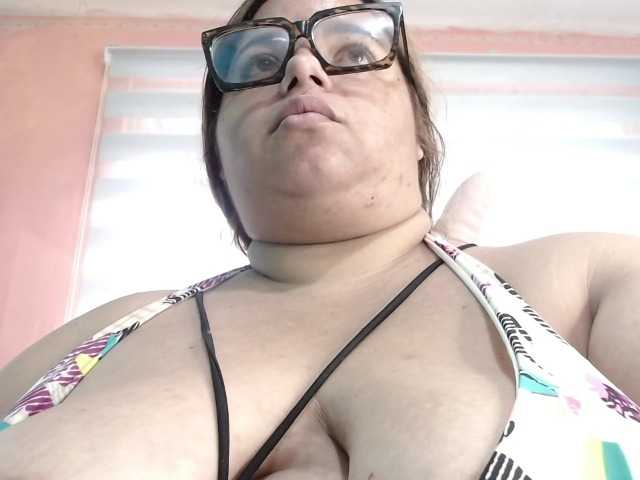 lexxy-bbw live cam on BongaCams