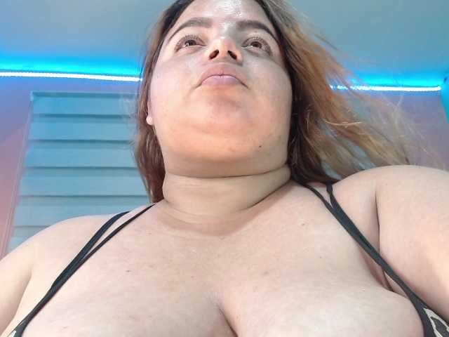 lexxy-bbw live cam on BongaCams