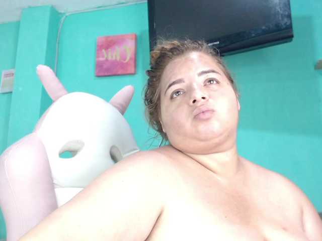 lexxy-bbw live cam on BongaCams