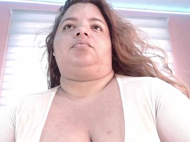 lexxy-bbw live cam on UnifiedCams