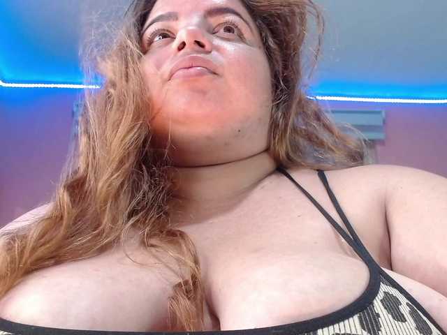 lexxy-bbw live cam on BongaCams