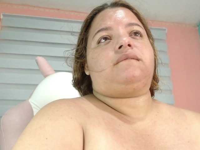lexxy-bbw live webcam show
