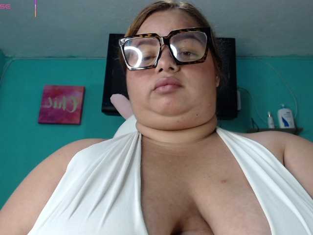 lexxy-bbw live cam on UnifiedCams