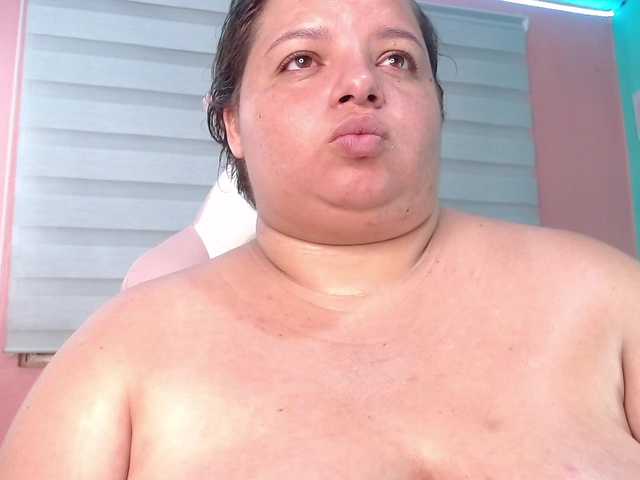 lexxy-bbw live cam on BongaCams