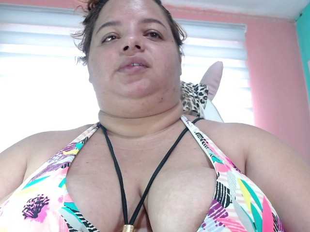 lexxy-bbw live cam on BongaCams