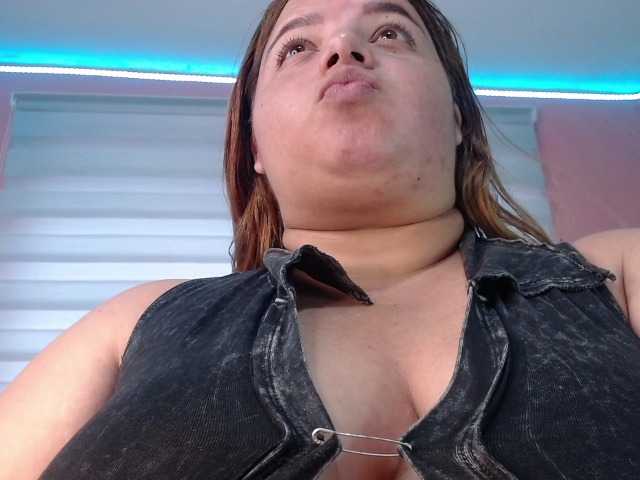 lexxy-bbw live cam on BongaCams