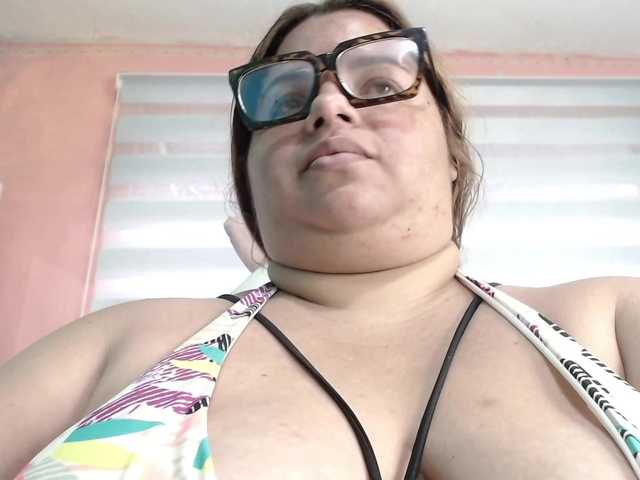 lexxy-bbw live webcam show
