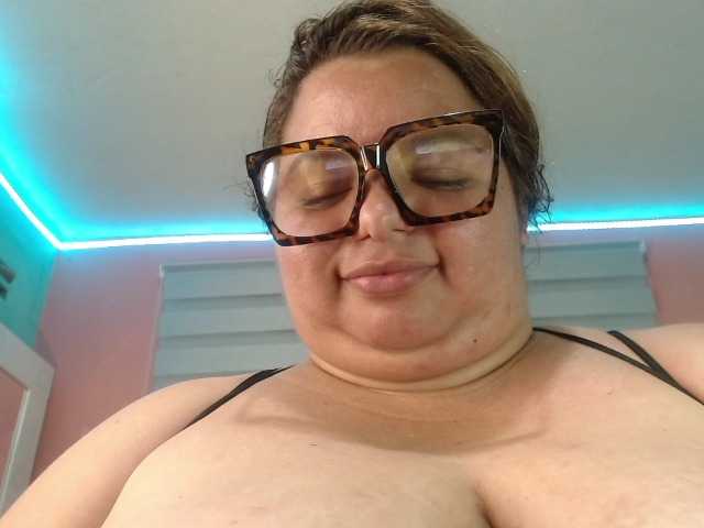 lexxy-bbw live cam on BongaCams