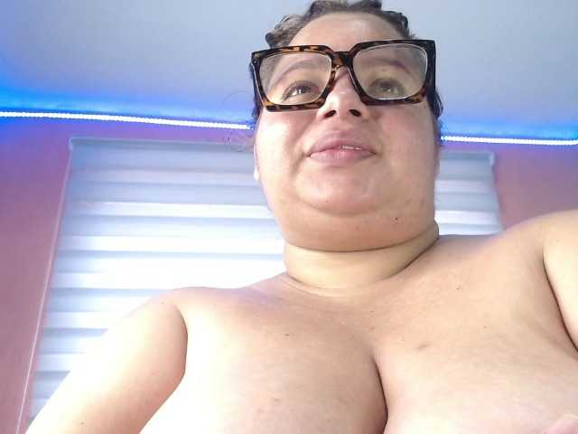 lexxy-bbw live cam on BongaCams