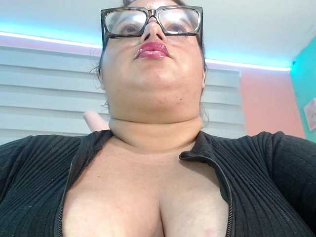 lexxy-bbw live webcam show