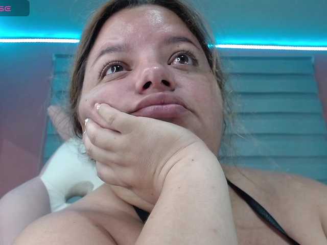 lexxy-bbw live webcam show