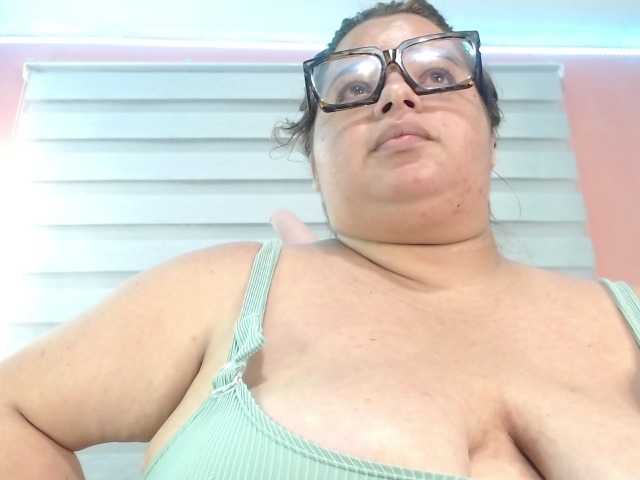 lexxy-bbw live webcam show