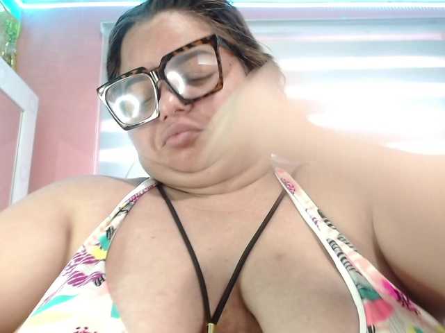 lexxy-bbw live cam on BongaCams