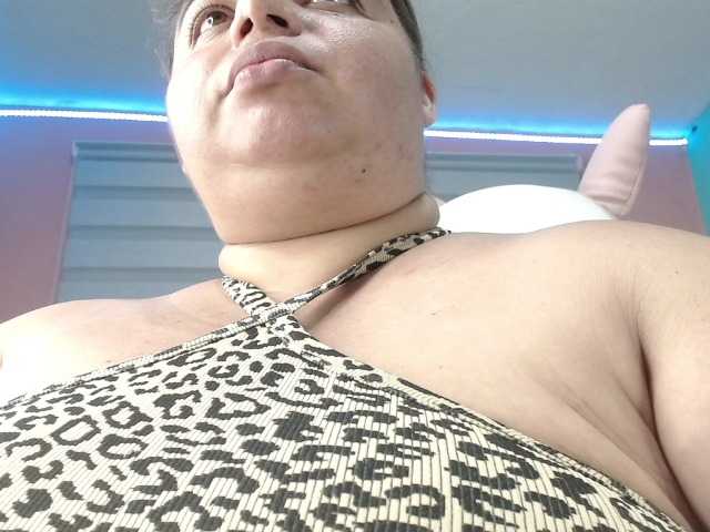 lexxy-bbw live cam on BongaCams