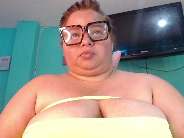 lexxy-bbw live cam on BongaCams