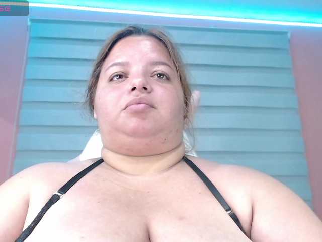 lexxy-bbw live webcam show