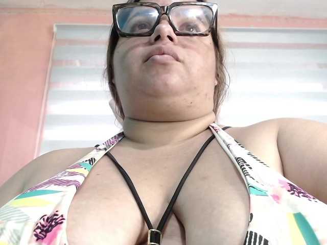 lexxy-bbw live cam on BongaCams