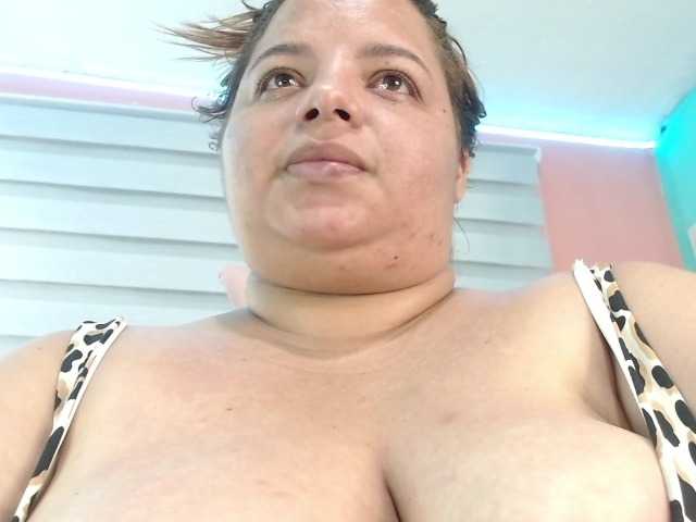 lexxy-bbw live webcam show