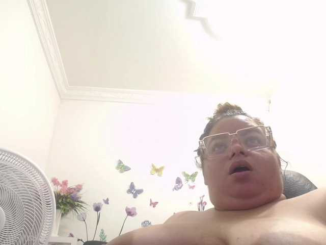 lexxy-bbw live cam on BongaCams