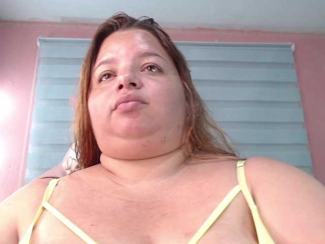 lexxy-bbw live webcam show