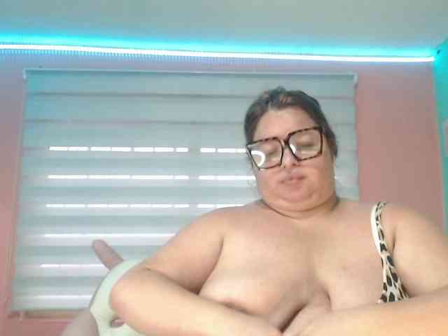 lexxy-bbw's live room