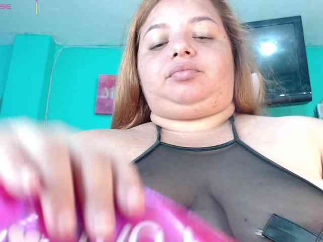lexxy-bbw's live room
