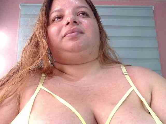 lexxy-bbw's live room