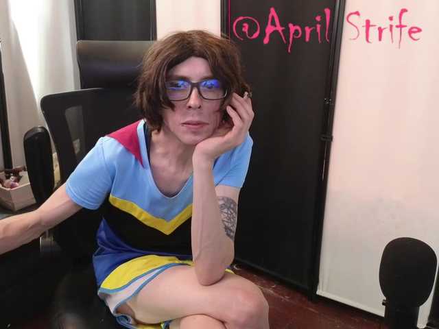 April-Strife live cam